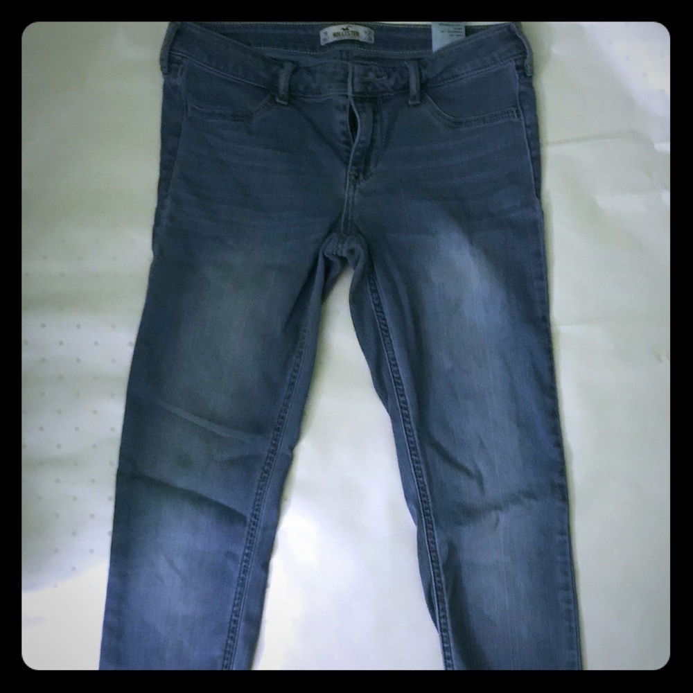 Light wash skinny jeans
